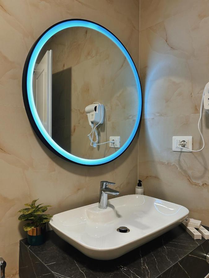 Clinton Tirana Inn ภายนอก รูปภาพ