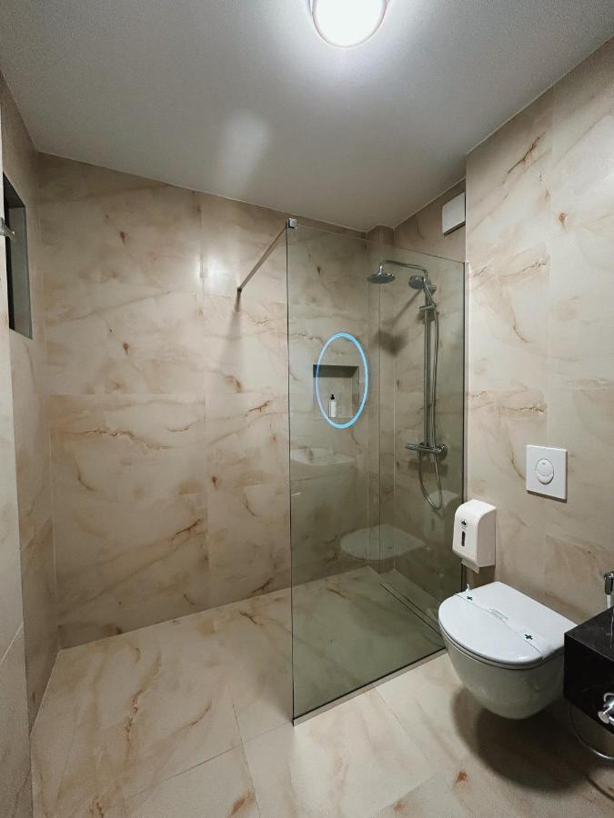 Clinton Tirana Inn ภายนอก รูปภาพ