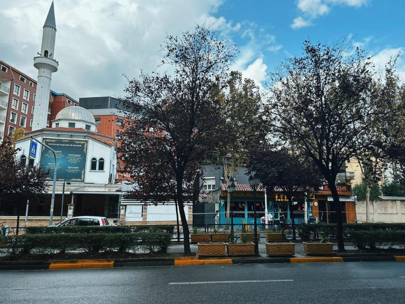 Clinton Tirana Inn ภายนอก รูปภาพ