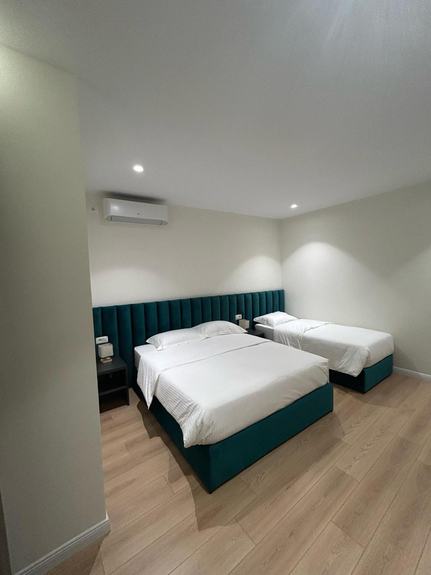 Clinton Tirana Inn ภายนอก รูปภาพ