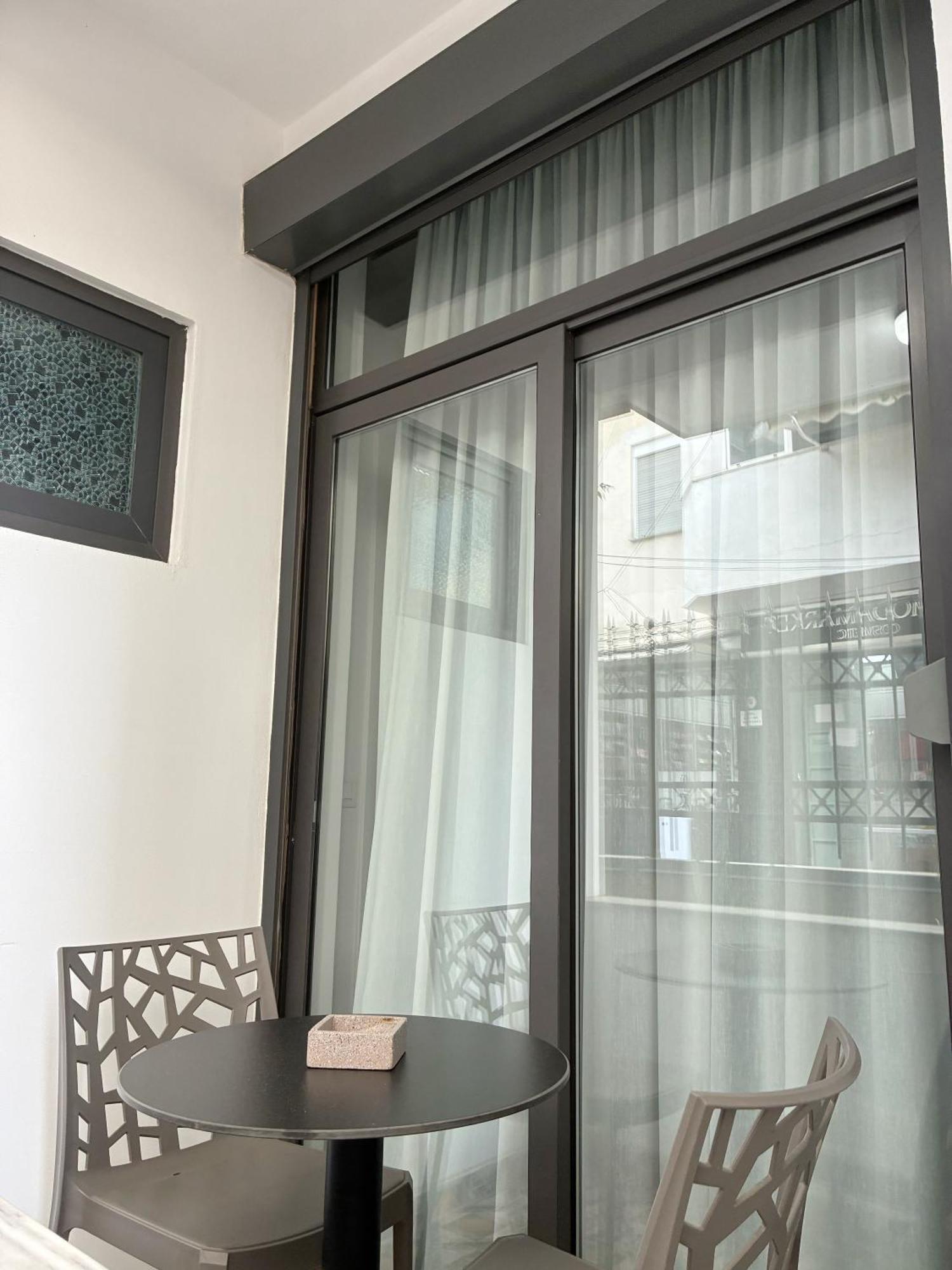 Clinton Tirana Inn ภายนอก รูปภาพ