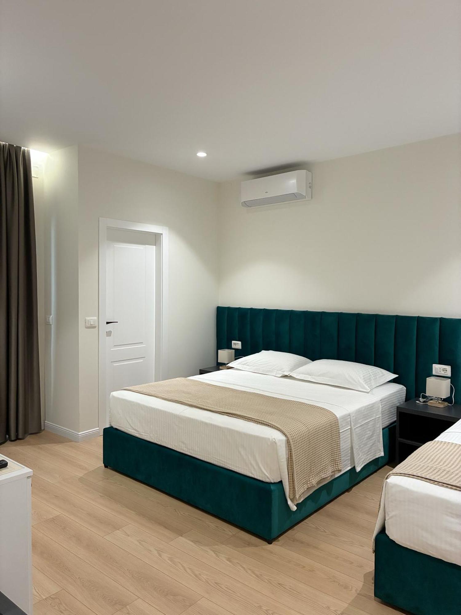 Clinton Tirana Inn ภายนอก รูปภาพ
