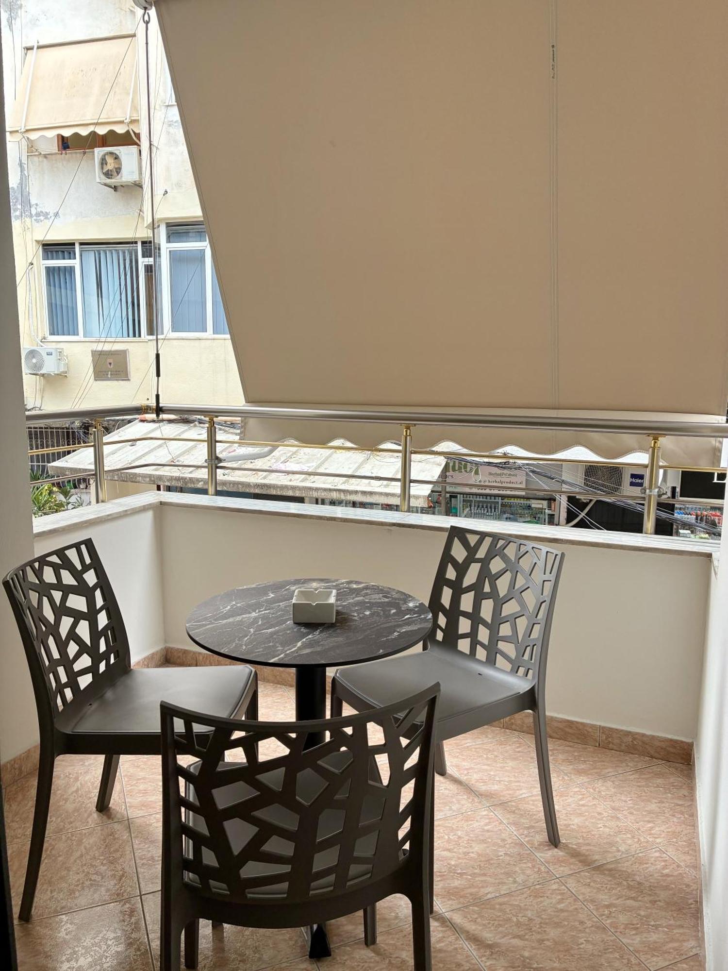 Clinton Tirana Inn ภายนอก รูปภาพ