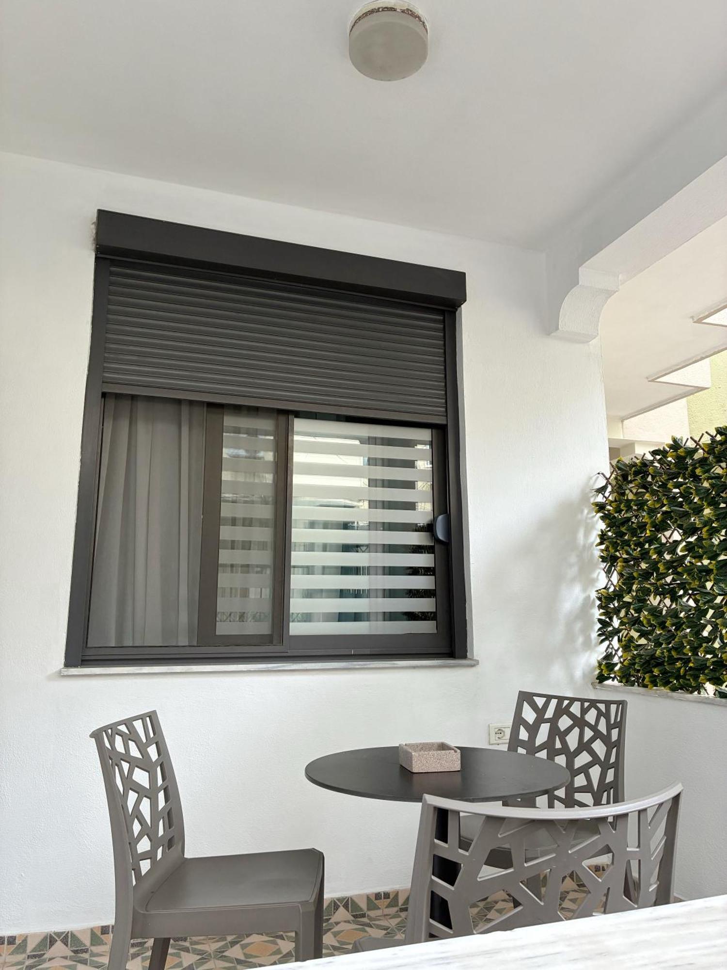 Clinton Tirana Inn ภายนอก รูปภาพ