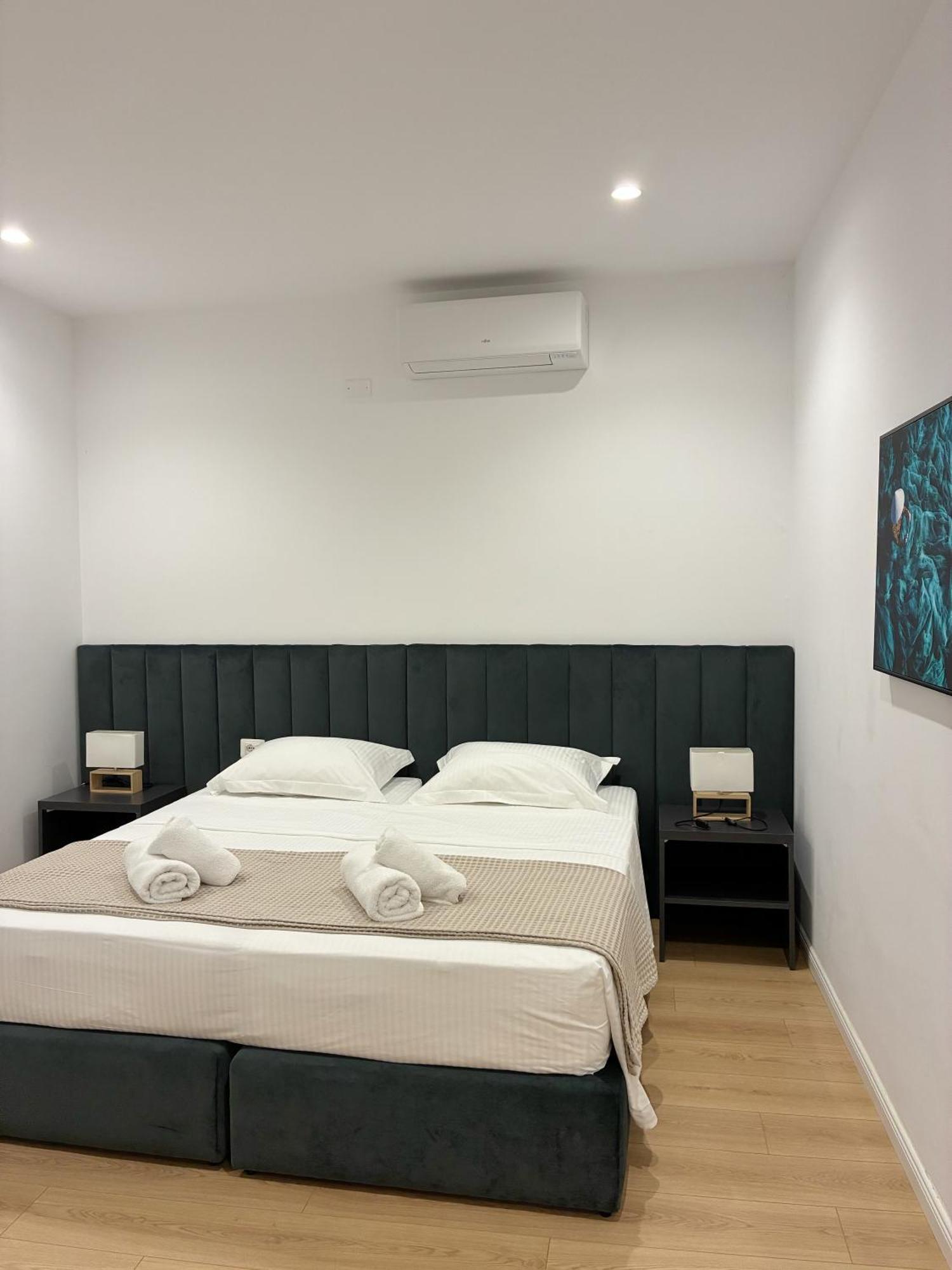 Clinton Tirana Inn ภายนอก รูปภาพ