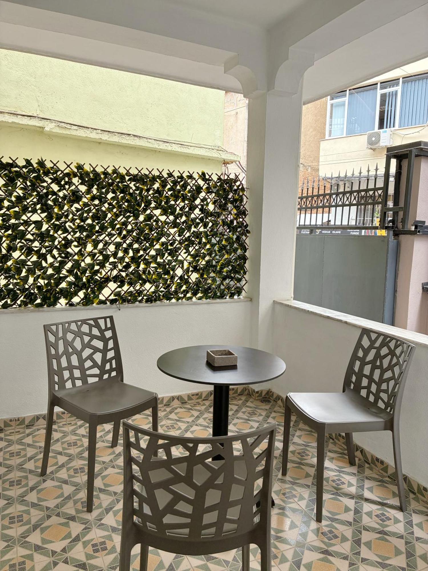 Clinton Tirana Inn ภายนอก รูปภาพ
